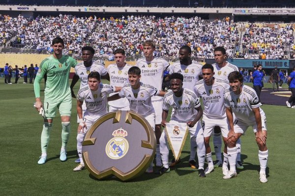 Real Madrid mua các hậu vệ mới